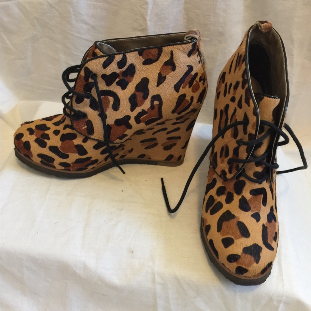 Shoemint Wedge Booties Size 8m - image 4